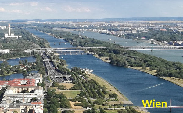 Ansichtskarte Wien vom DC Tower - souverista