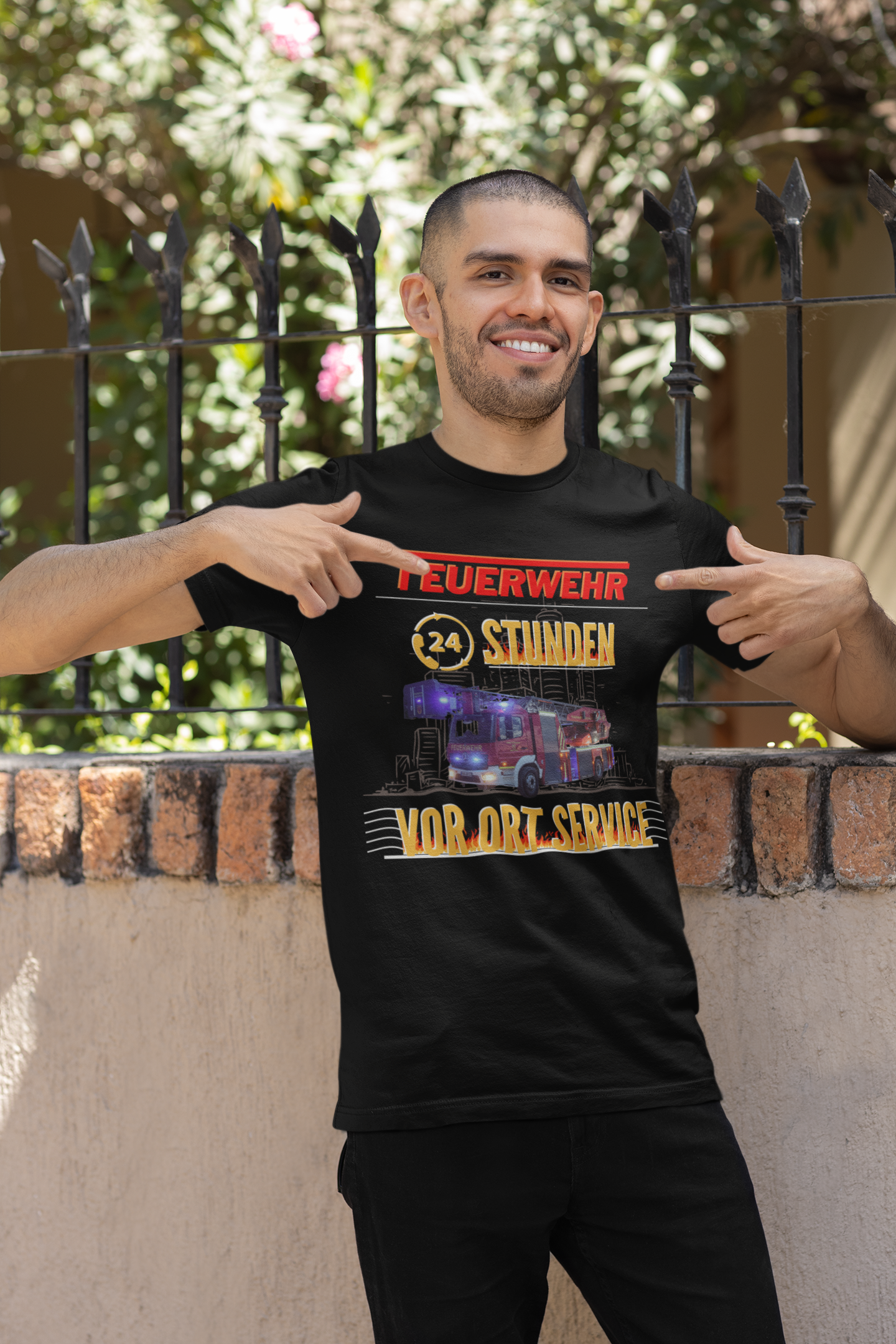 Feuerwehr 24 Stunden Vorort Service-T-Shirt