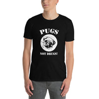 Pugs not drugs Unisex-T-Shirt